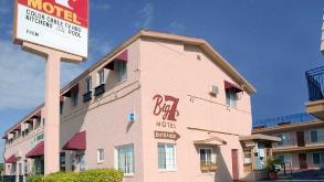 333 Broadway (Big 7 Motel ) Parking