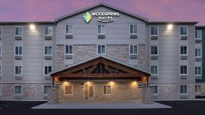 WoodSpring Suites-12215 Gateway Blvd W Garage