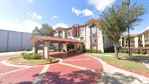 Red roof inn and suites - 9902 Gulf Freeway Parking