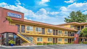 Travelodge by Wyndham Burbank Airport Parking