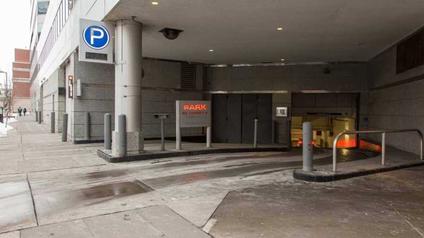 904 2nd Ave. S  AT&T Forum Garage