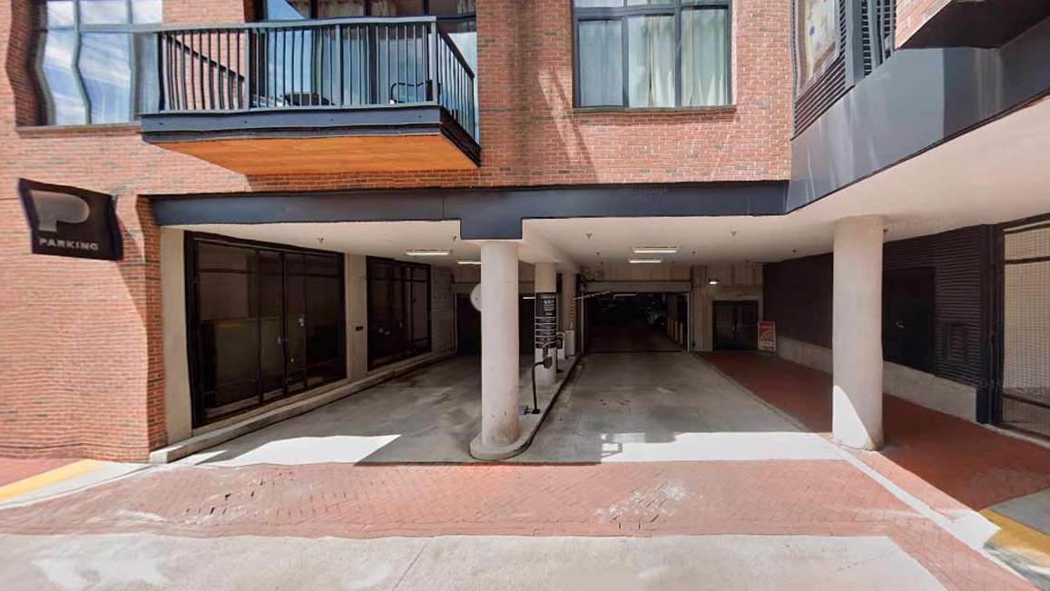 915 S Wolfe St Parking P2323