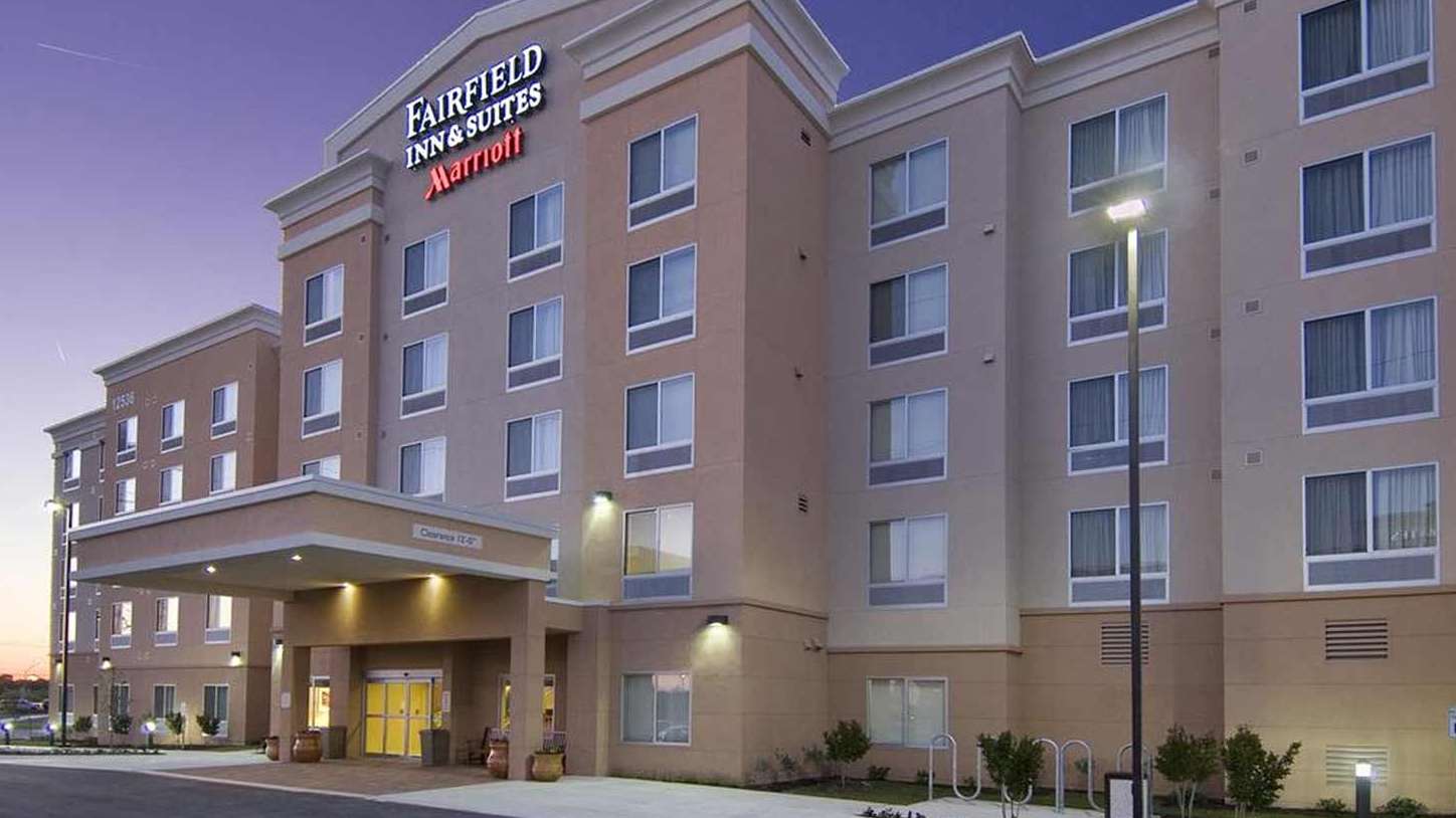 Fairfield Inn & Suites_12536 N Interstate Hwy 35 Parking