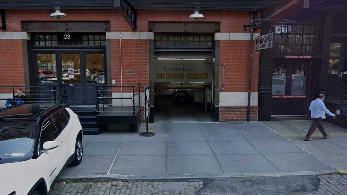 27 N Moore St Parking