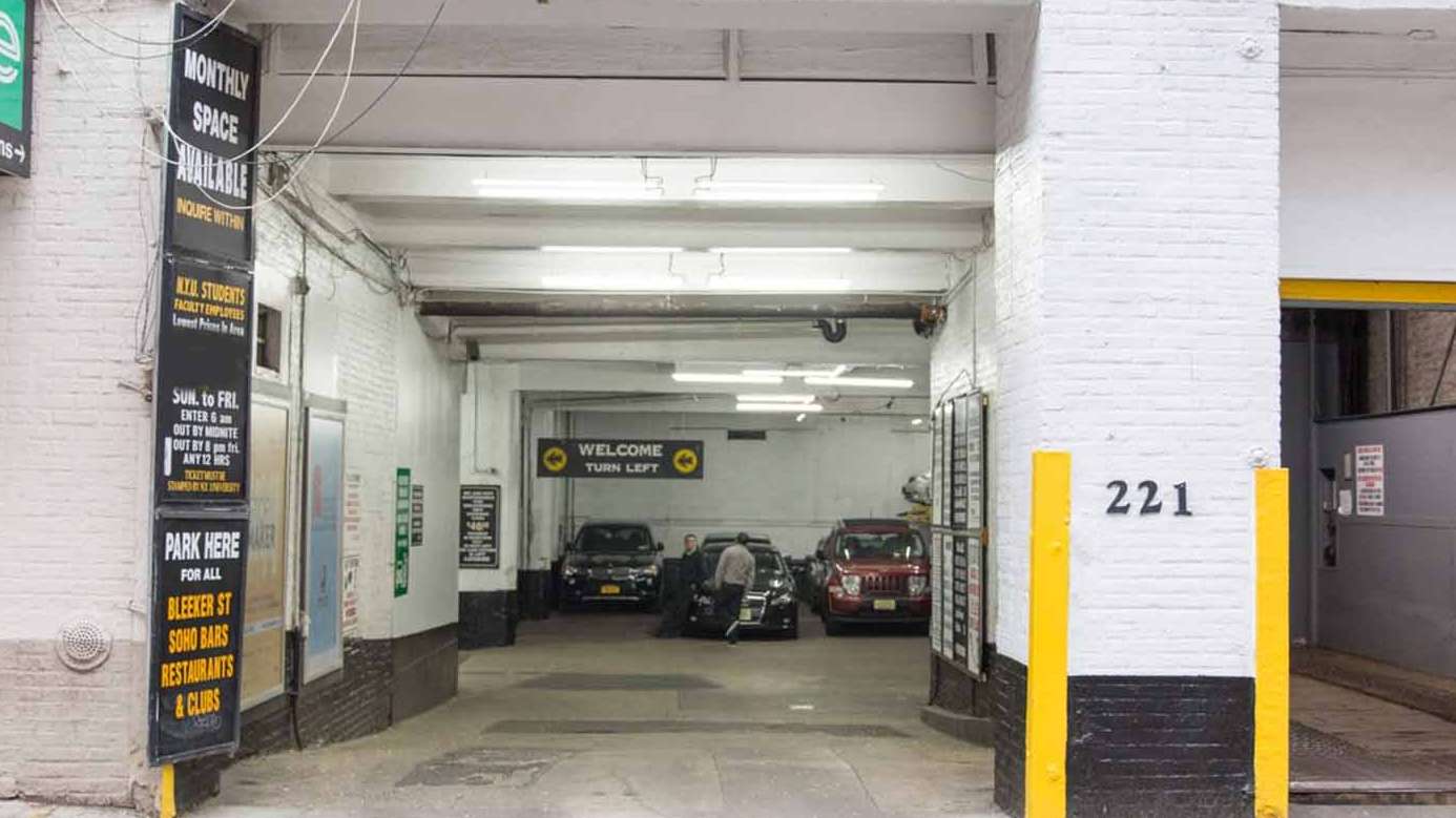 221 Thompson St Parking