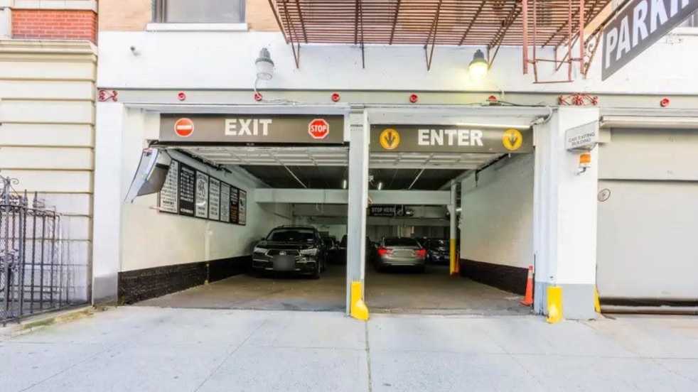 234 W 108th St Parking