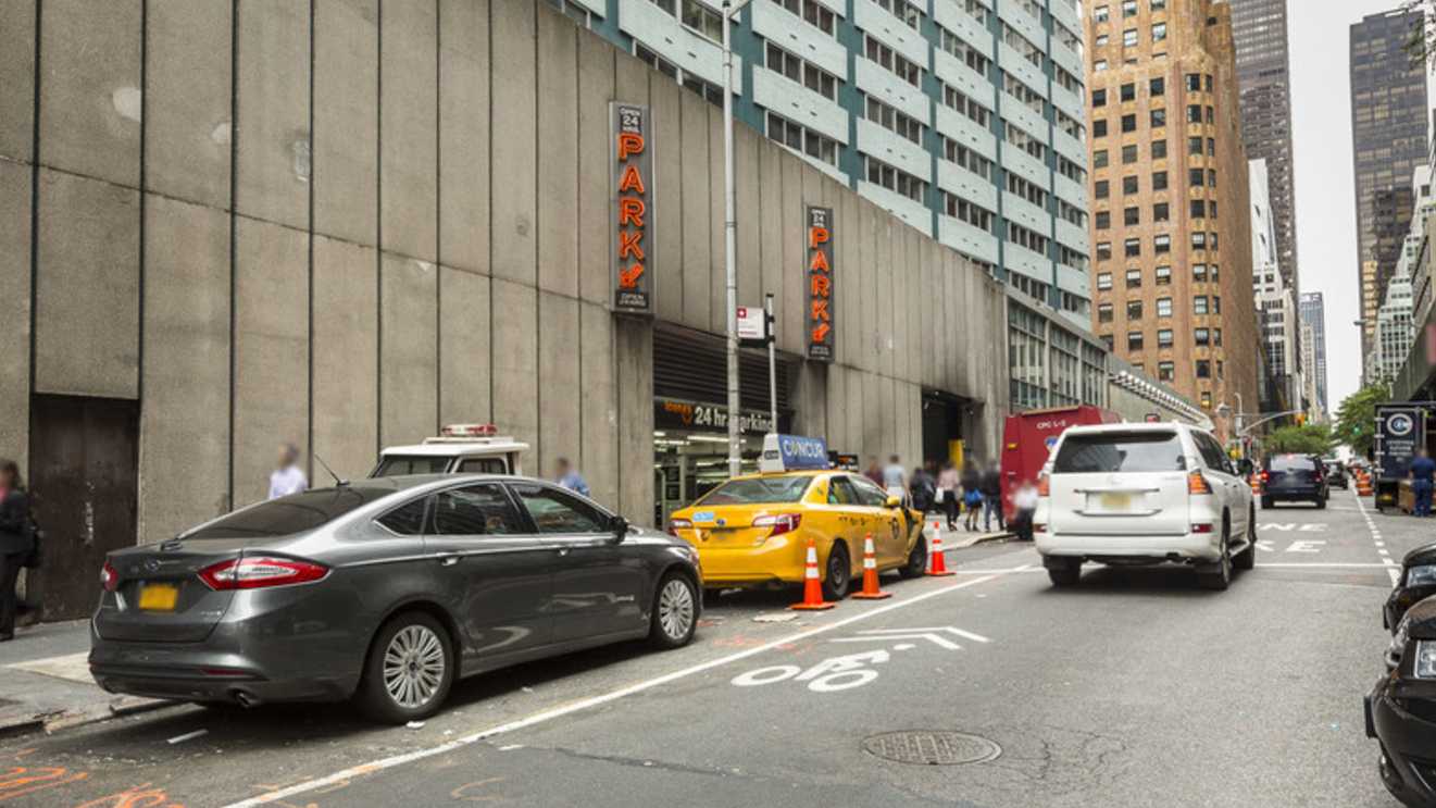 166 E 51st St.  Valet (569 573 Lexington Ave Garage)