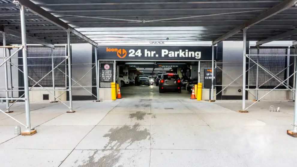 375 King St. (375 Hudson St)  Valet Garage