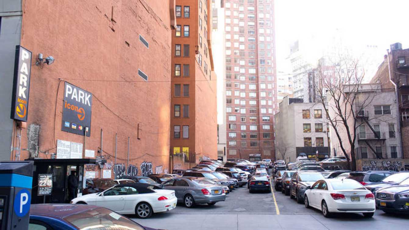 243 Pearl St. Parking