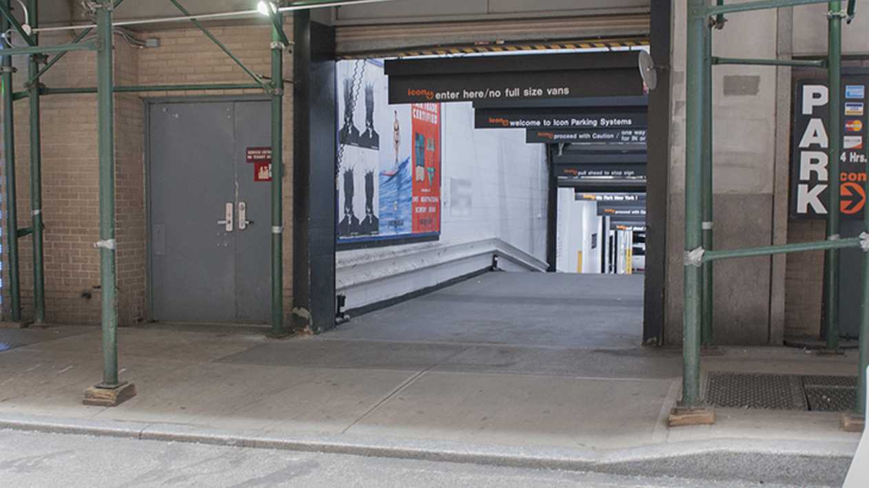 39 Exchange Pl. - Wall Park 45 Garage