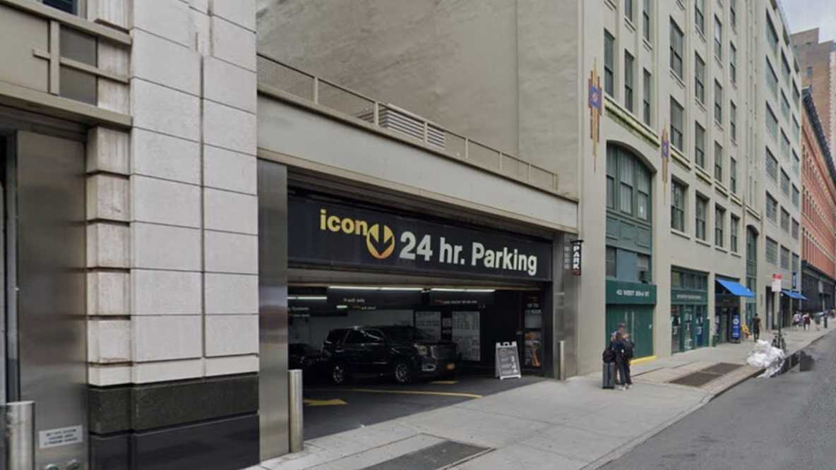 51 W 22nd St - 22nd and Sixth Parking