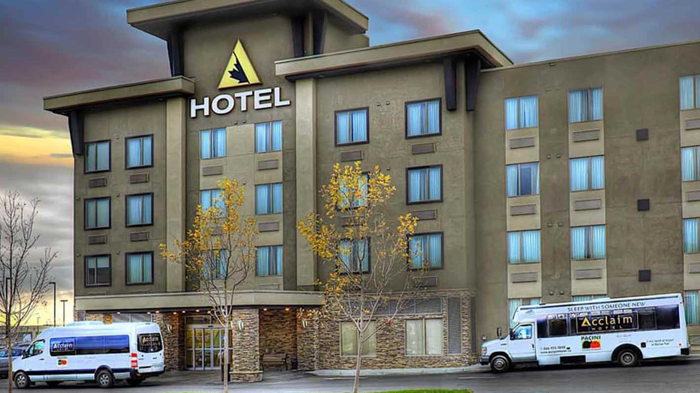 Acclaim hotel YYC Airport Parking