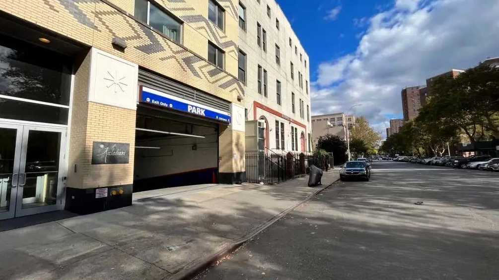 31 W 115th St Parking