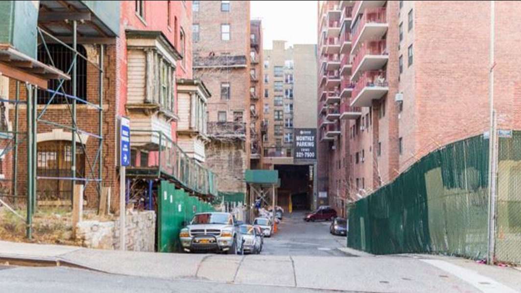 779 Riverside Drive Parking
