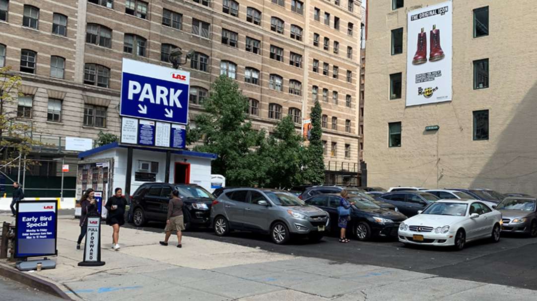 294 Hudson St Parking