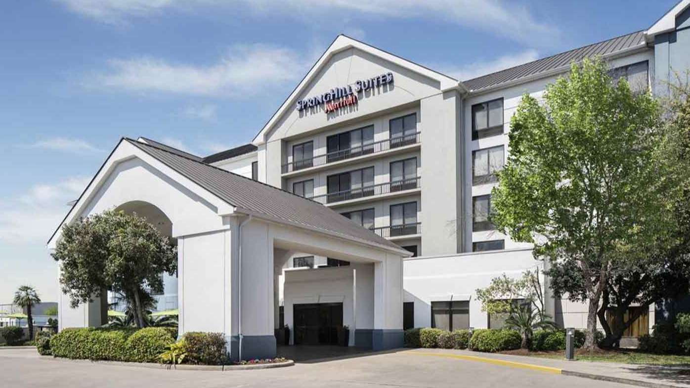 SpringHill Suites by Marriott HOU Airport Parking