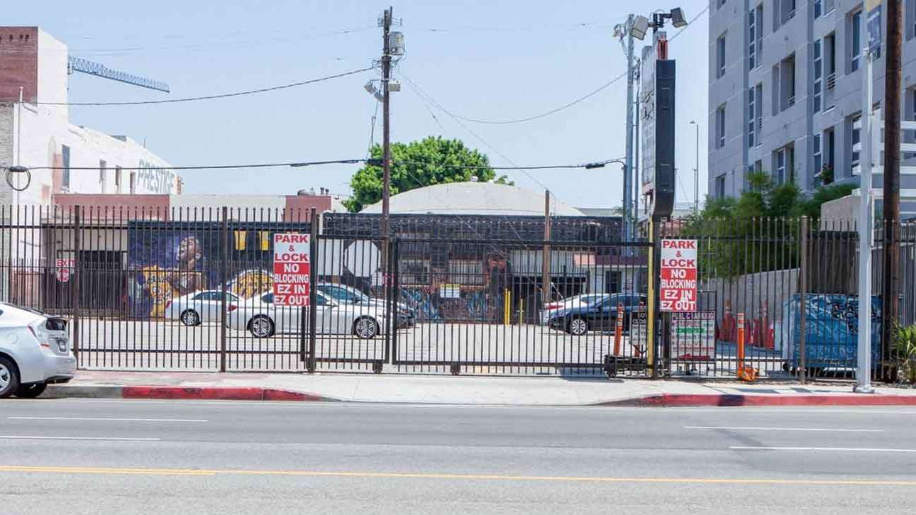 Find Best Hourly Parking Near LAZ parking (1318 S Figueroa St) Book Hourly Parking in LAZ parking (1318 S Figueroa St)