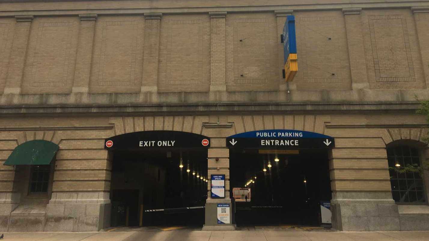 165 N Clinton St Parking
