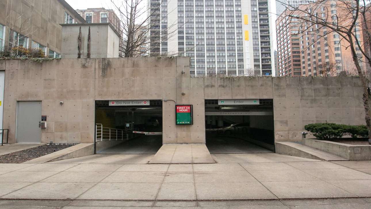 220 E Chicago Ave (Museum of Contemporary Art) Garage