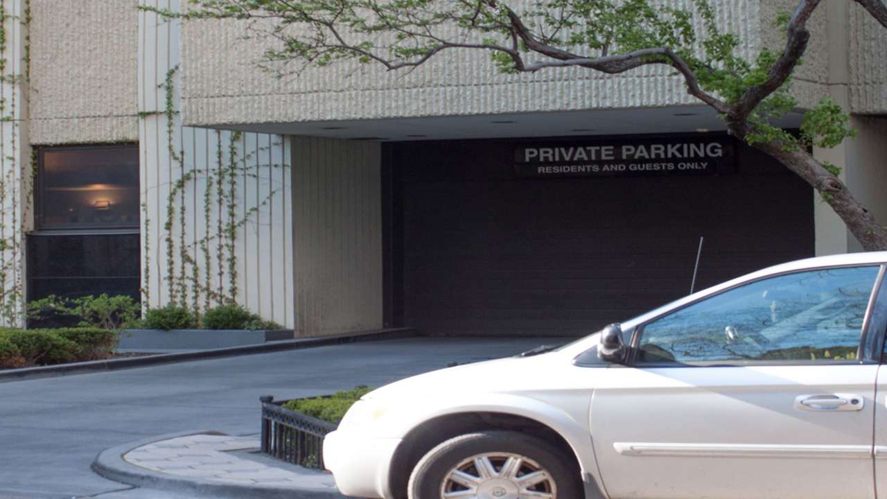 Find Best Hourly Parking Near 100 E Bellevue Pl Valet Garage Parking Book Hourly Parking in 100 E Bellevue Pl Valet Garage Parking