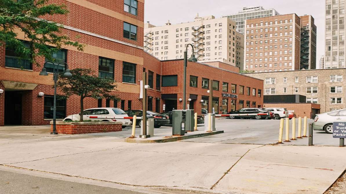 350 W Belden Ave Parking