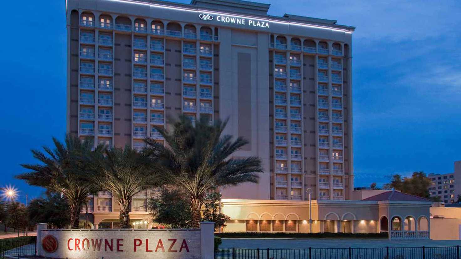 EZ Way Parking at Crowne Plaza EWR