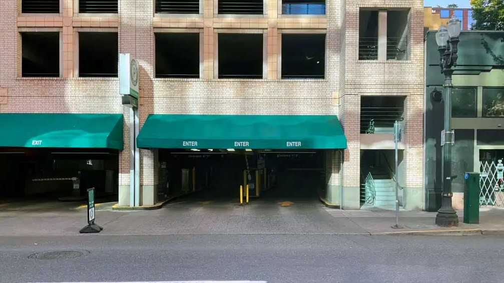 854 SW 3rd Ave Parking
