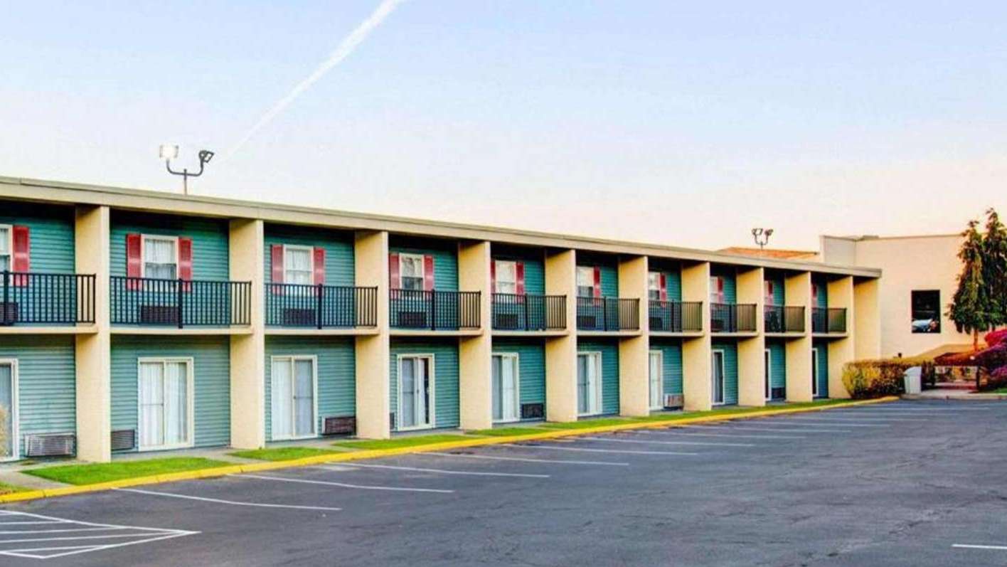Find Best Hourly Parking Near 699 Rodi Road Parking Book Hourly Parking in 699 Rodi Road Parking