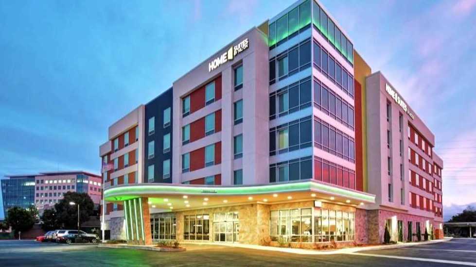 550 Gateway Boulevard (Home Suites by Hilton) Parking
