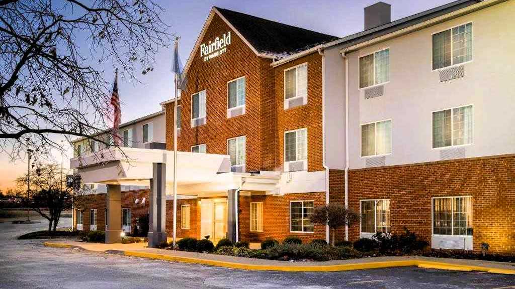 Cincinnati Fairfield Inn & Suites_4521 Eastgate Blvd Parking