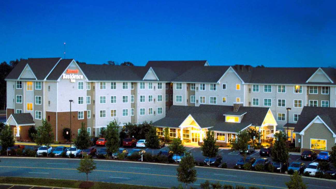 Fredericksburg Residence Inn_60 Towne Centre Blvd Parking