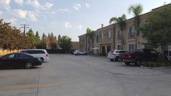 753 Glendora Avenue (Comfort suites) Parking