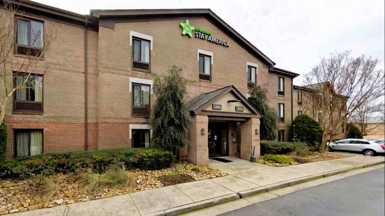 3331 Old Milton Pkwy Parking