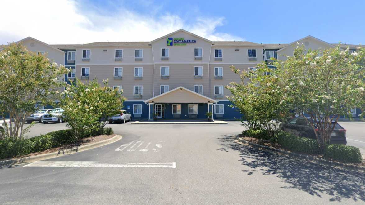 Panama City Callaway 902 N Parking