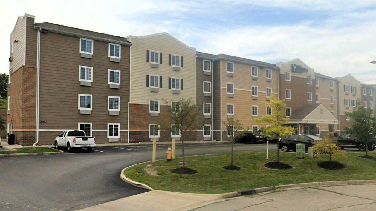 3787 Summit Glen Drive Parking
