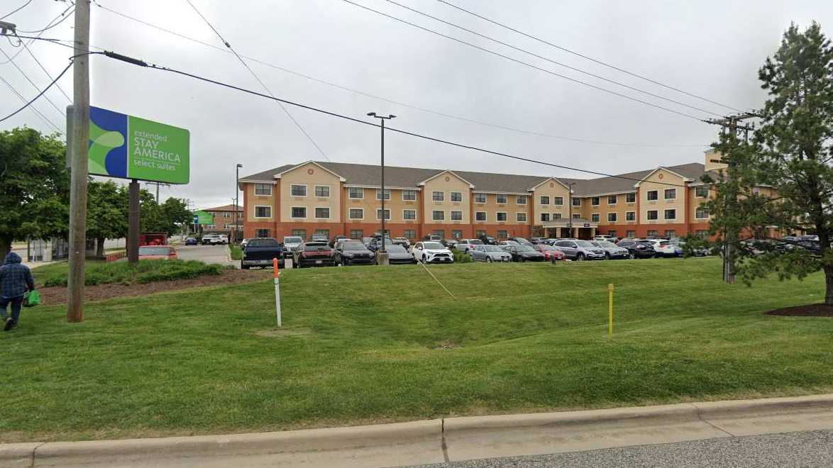 1201 E. Touhy Ave. Parking