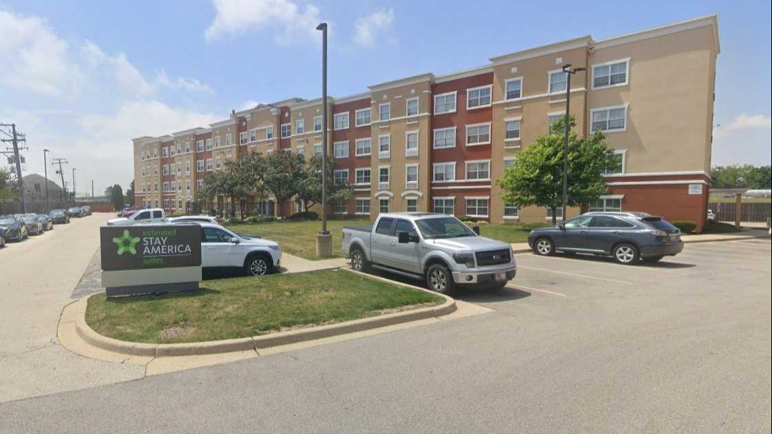 1207 E. Touhy Ave. Parking