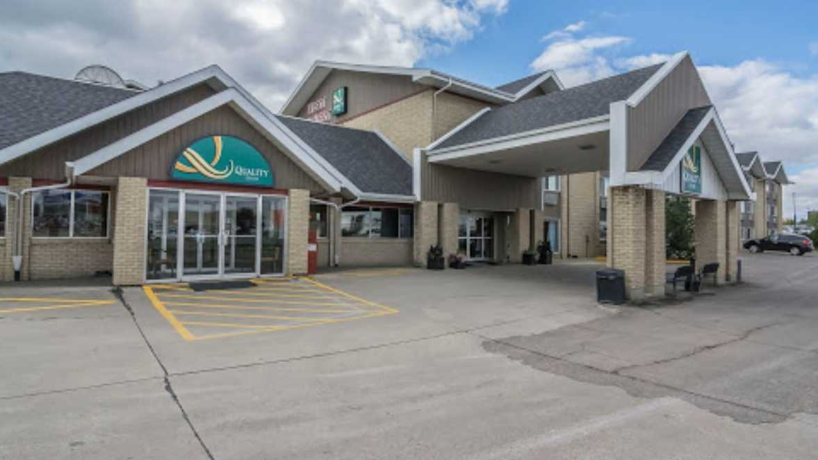 17803 Stony Plain Road Parking