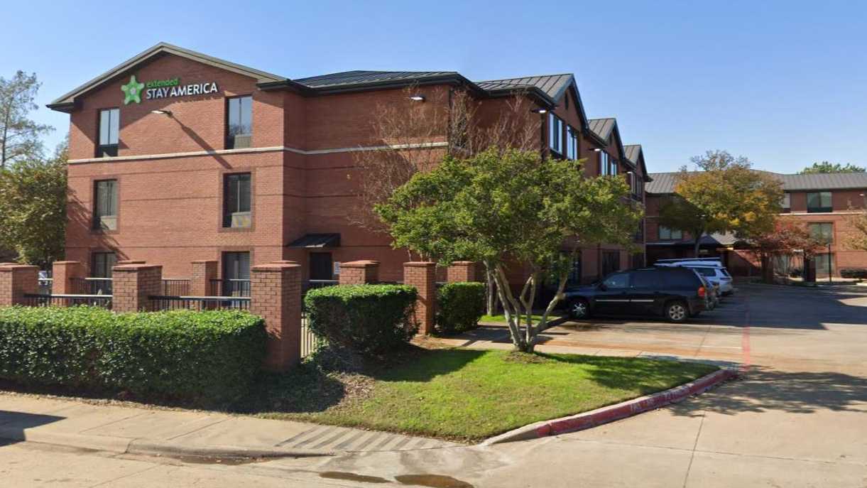 4022 Parkside Center Blvd Parking