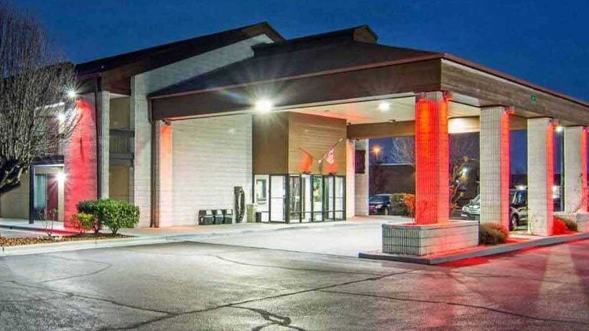 102 Arlington Drive Parking
