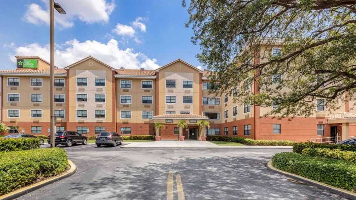 Miami - Airport - Doral - 87th Avenue South	8655 NW 21st Terrace Parking