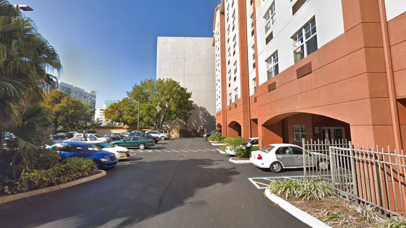 Miami - Coral Gables 3640 SW 22nd Street Parking