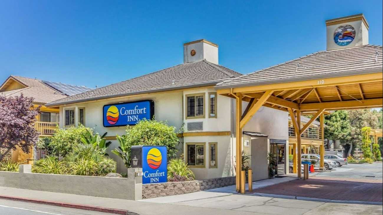 110 Plymouth St (Comfort Inn) Parking
