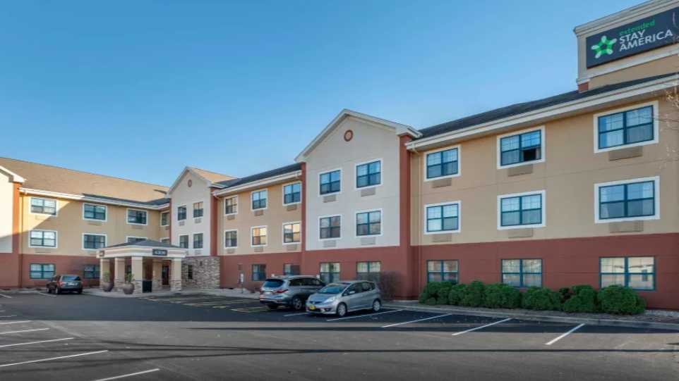 Peoria - North 4306 North Brandywine Dr. Parking