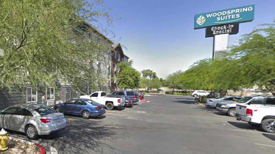 PhoenixWest	_1360 N 43rd Ave_PhoenixParking