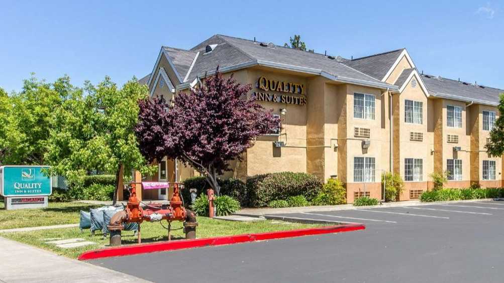 3000 Santa Rosa Ave Parking