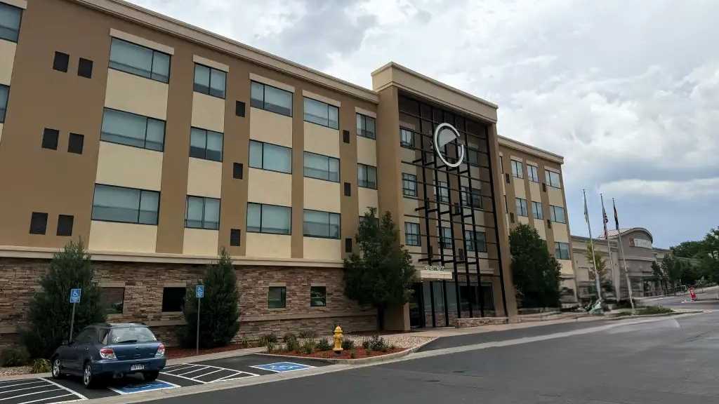 Element Denver Park Meadows. - 9985 Park Meadows Dr Parking