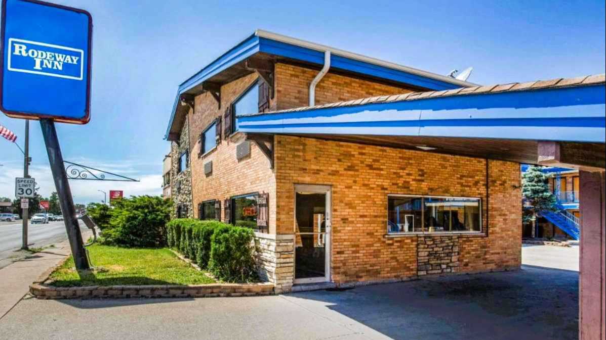 Find Best Hourly Parking Near 8640 W Ogden Ave Parking Book Hourly Parking in 8640 W Ogden Ave Parking