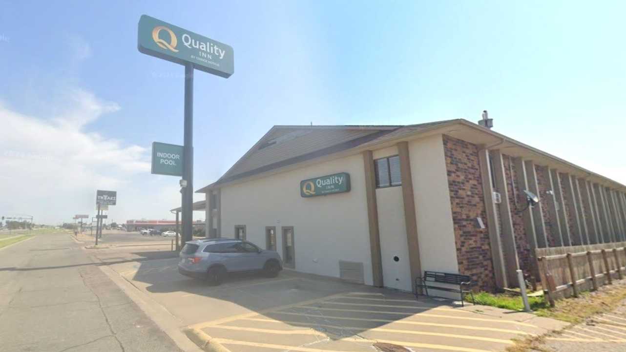2810 Vine St Parking