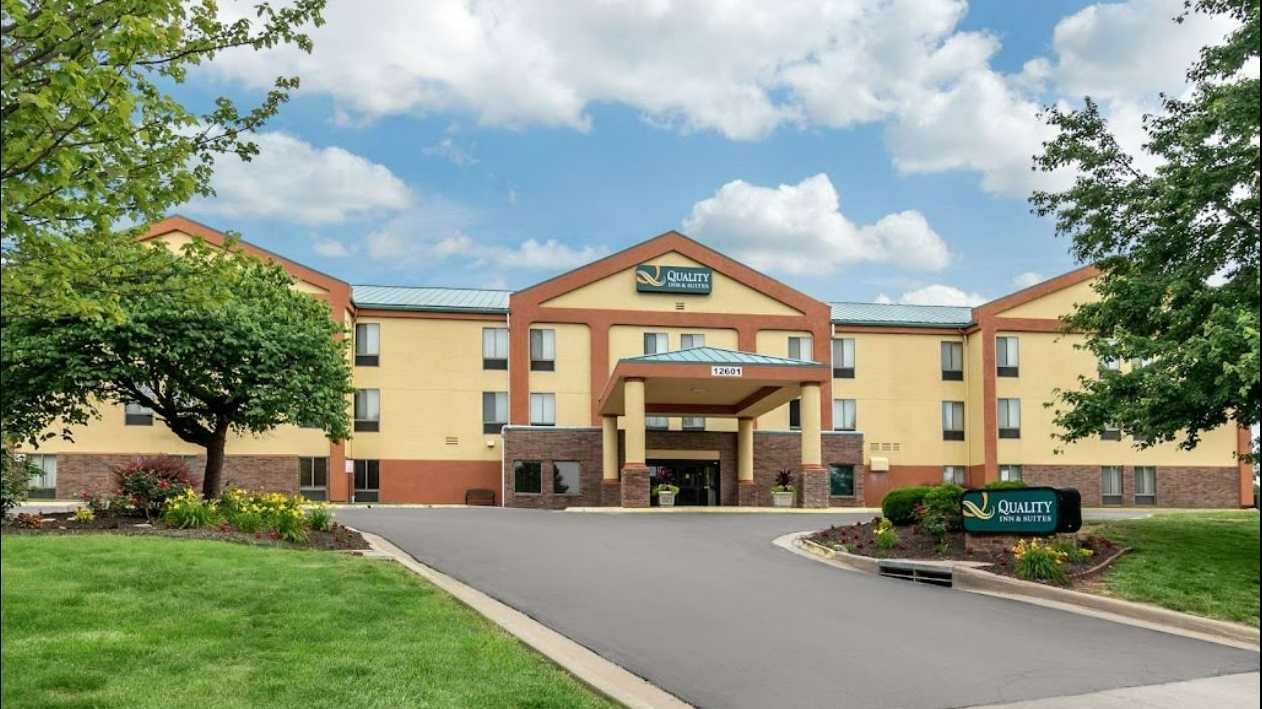 12601 W 96th Terrace Parking